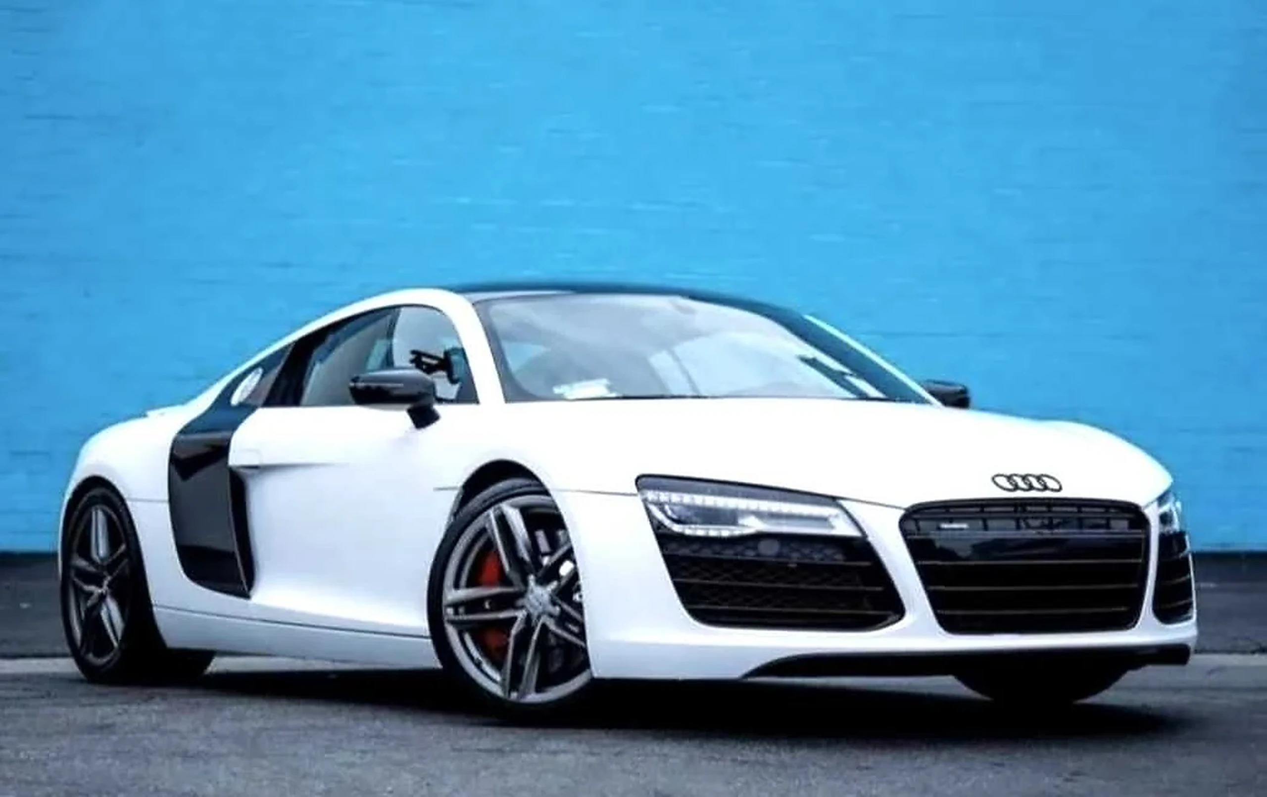 Audi R8 V10 Coupé Year confirmed representative rental image