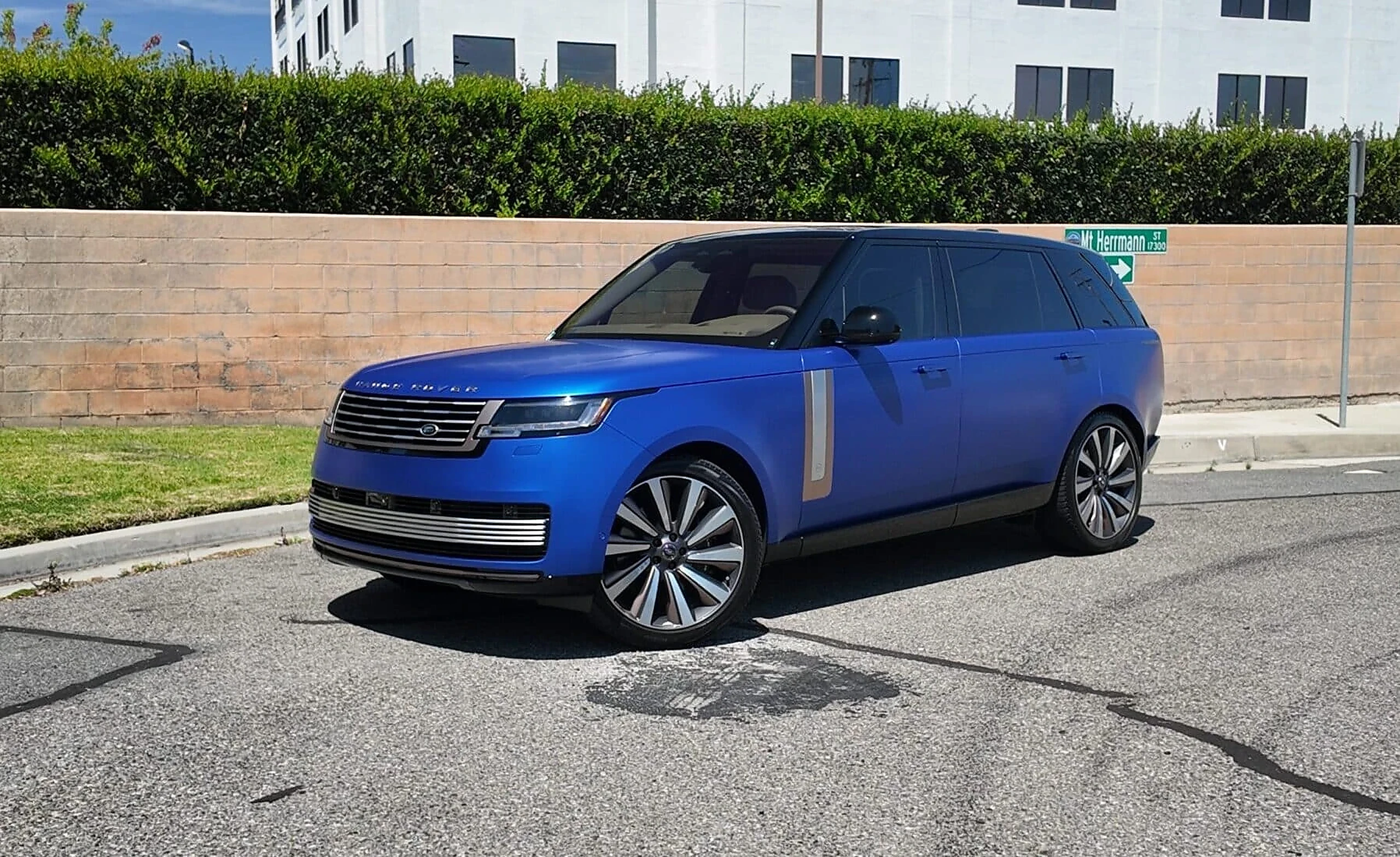 Range Rover SV Year confirmed representative rental image